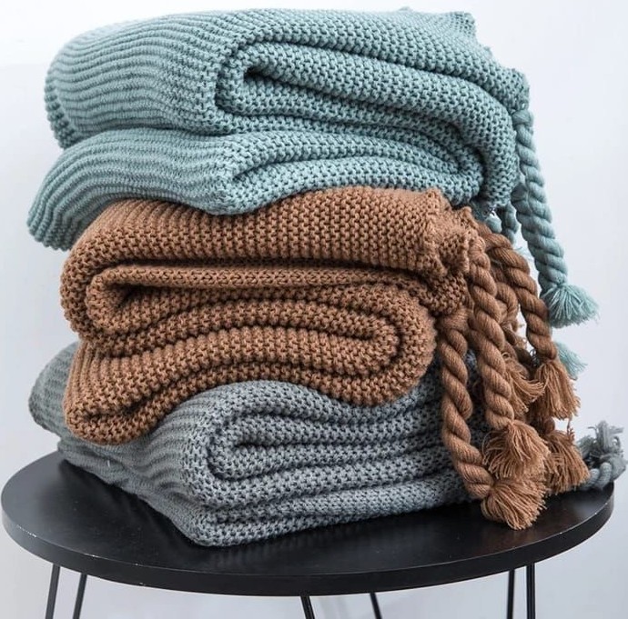Supper Soft Knitted Throw Blankets With Tassels
