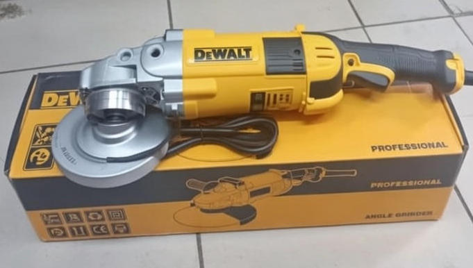 DeWalt Professional 850W 4-Inch Angle Grinder