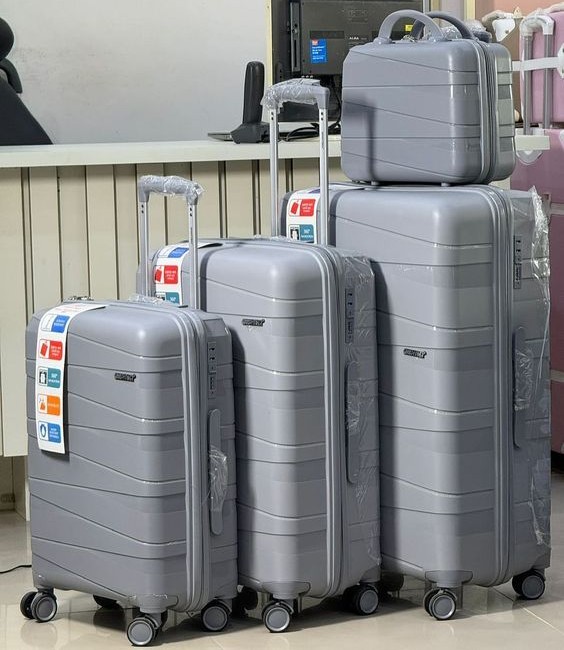 Luxurious 4 in 1 unbreakable Suitcase