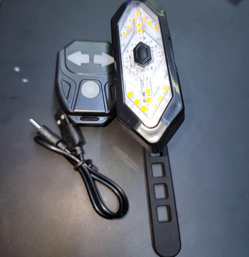 Wireless Bicycle tail light with remote(Turn Signal and brake red light)
