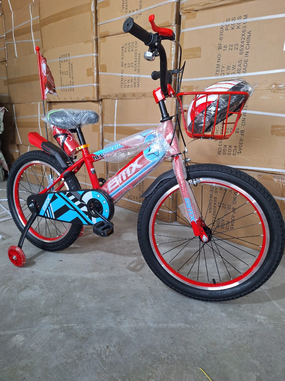 BMX 20-Inch Kids Bicycle with Training Wheels,helmet,Basket & Flag – Red/Blue